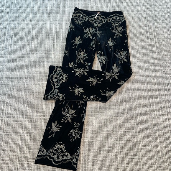 Free People Women's Floral Print Velvet Flared Pants Boho Retro Festival Small - Picture 9 of 14